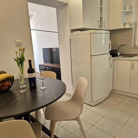 Vera Brela,free Private Parking,sea View