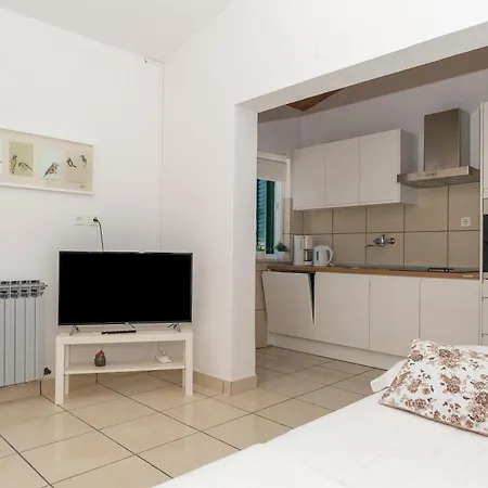 Vera Brela,free Private Parking,sea View