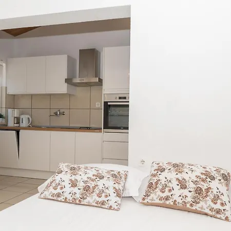 Vera Brela,free Private Parking,sea View Brela