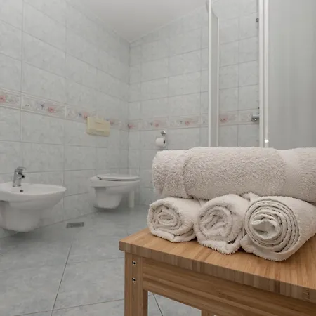 Vera Brela,free Private Parking,sea View Apartamento *
